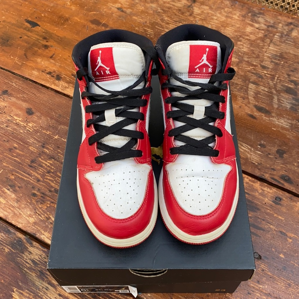 NIKE Air Jordan 1 Mid (GS)
